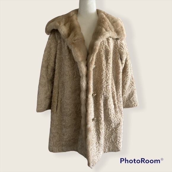 St. Moritz vintage 60’s floral faux fur overcoat - Picture 2 of 9